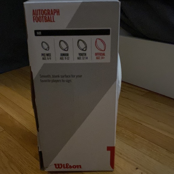 New in box wilson autographed football mark sanchez - Picture 4 of 5